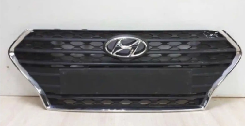 Решетка радиатора Hyundai Solaris